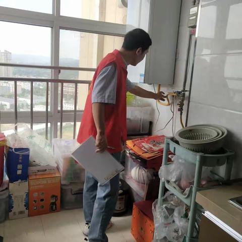 燃气排查筑防线  保障安全暖民心