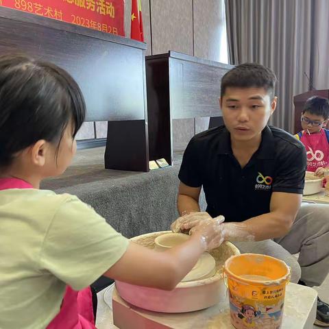 灵山镇仲恺村新时代文明实践活动——陶艺走进红色村庄