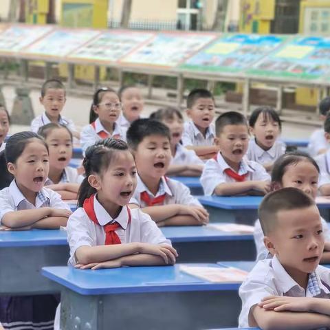 先抓习惯，再谈成绩———长赤镇小学二年级（4）班入学教育纪实