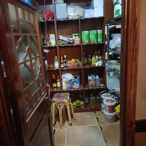 刘家大院铁锅居，2023-8-2-水电气已关闭，库房已收拾，车库已关闭后门已关闭