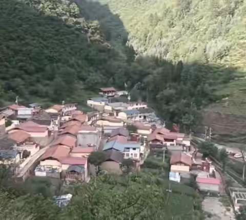 神地博峪  天仙达玛姑娘居住地尖果诺山村