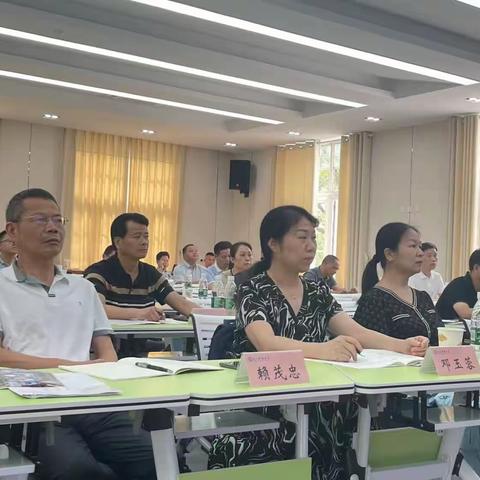 夯实思想基石，研习教学本质–上杭县中小学幼儿园校（园）长创新管理高级研修班8月3日学习综述