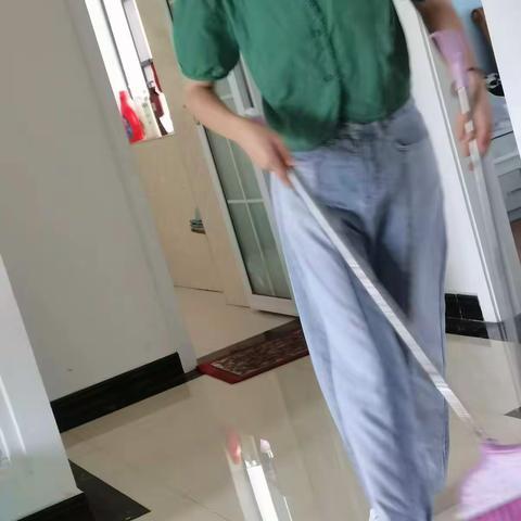 俯身劳动创造享受美好生活——五年学前教育1903李冰冰