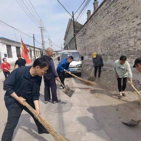 昭馀镇梁兴庄村 “百乡千村”环境卫生大整治