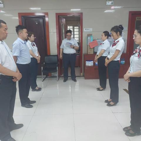 阿克苏分行库车五一路支行持续组织开展2023年《内控手册》深化应用和6期《手册》融e学视频学习