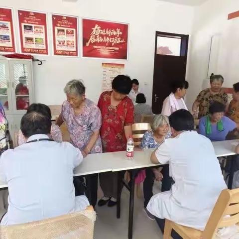 党建引领聚合力，义诊惠民建初心