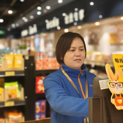 努力工作，全心投入，每一天都做最好的自己-----盘龙城店12月服务明星