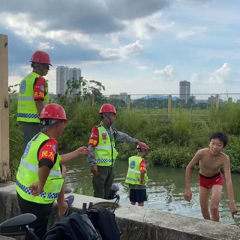 珍惜生命，预防溺水——暑假期间，揭阳市红太阳慈善会救助队、民力助警队开展防溺水宣传劝阻专项活动！