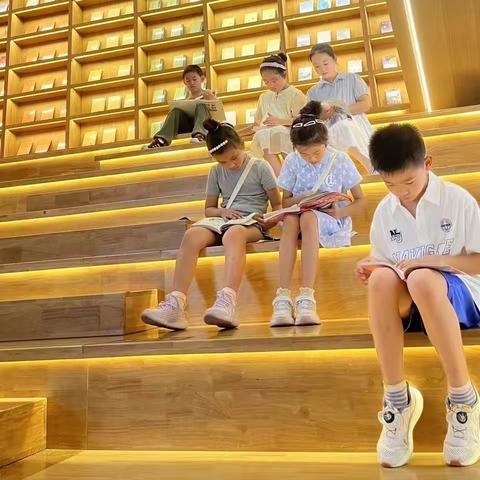 【能仁小学  2021级七色花班  小书虫组暑期读书活动】阅在书中 读在路上