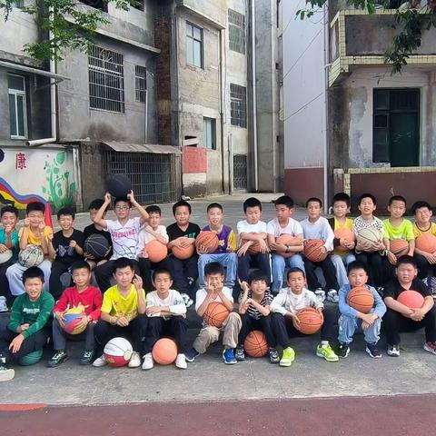 播阳镇志和小学篮球社团，因为热爱，所以篮球🏀。