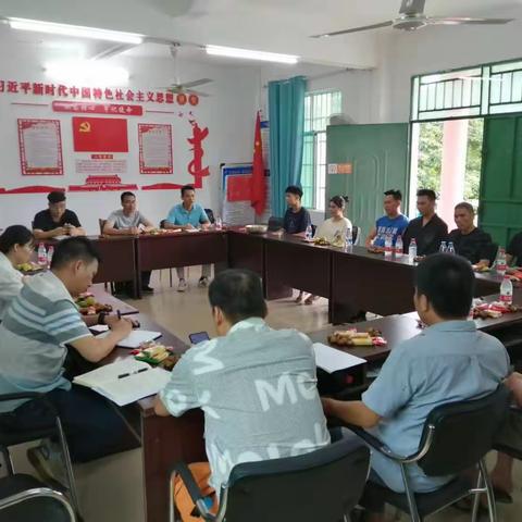 七叉村召开本村优秀大学生、优秀退役军人和优秀青年座谈交流会