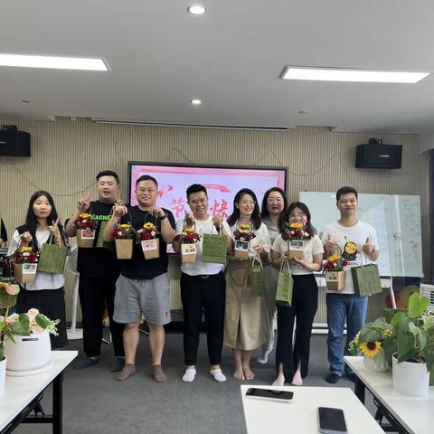 教师节——春晖四方，桃李天下，感谢您提灯引路，育梦成光