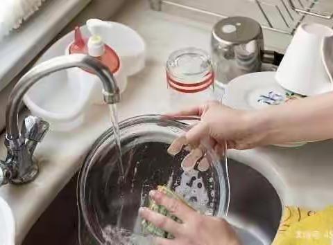 帮忙做家务  五年2104张绍杰