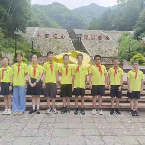 追寻红色记忆 缅怀革命英雄——走进徐英烈士纪念馆 实小五12班 亮剑中队