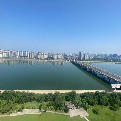 2❤️ 🔑东岸雅苑，一线江景正看江 3/2/2，36.8万10楼，老证不包☎：599