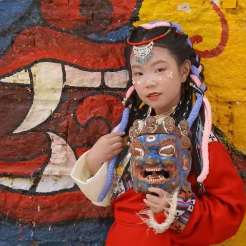 我是小学二年级四班的陈子瑜，我正在参加，“习语”润童心 “五星”向未来——“微实践 做中学”实践活动