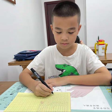 梁兆富同学成长记录