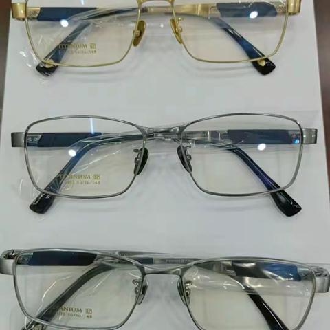 👏👏保时捷卡宴款   商务 100% 纯钛​​[庆祝][庆祝]仓库清仓 6000 付  特价🉑🉐   绝对超值[强]