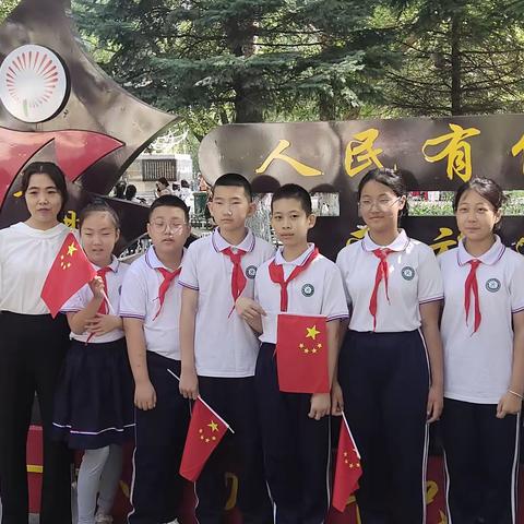 双城区第八小学五年一班欢送抗洪英雄