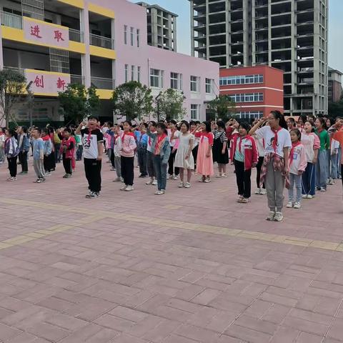 颍阳镇新杨庄中心小学北校区“预防未成年人溺亡警示教育大会”活动纪实