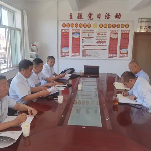 乌兰察布分行纪委书记石文平一行深入察右后旗支行开展党建工作督导检查以及三大领域政治监督谈话