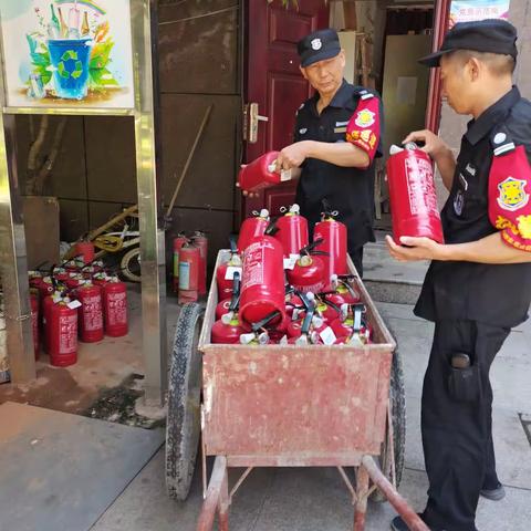 爱岗敬业！忠于职守的物业保安。