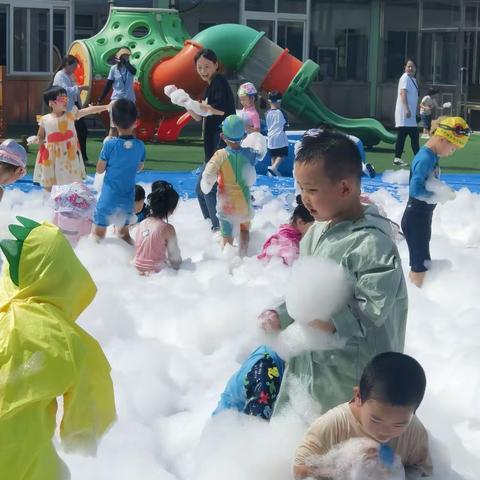 郑各庄村幼儿园“泡沫之夏”主题活动