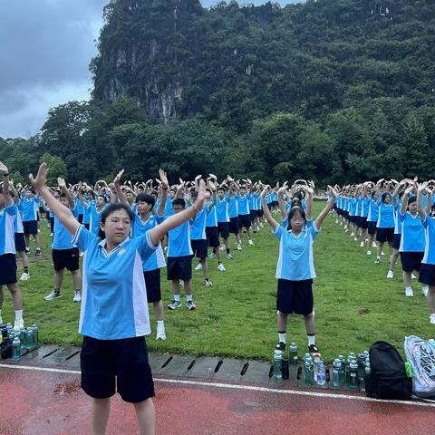 少年意气，风光正当时｜首附高2305班军训第三天纪实