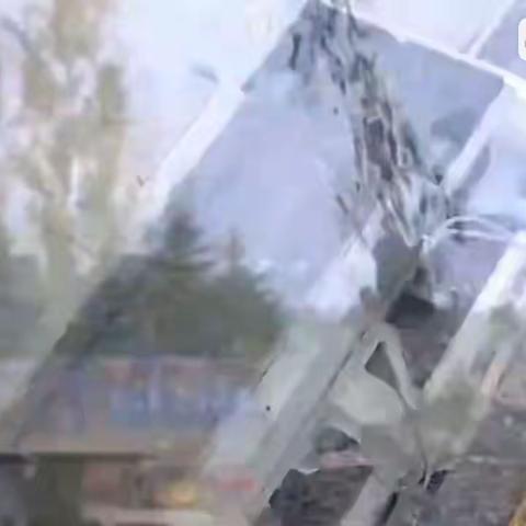 大量供应水泥、河沙，红砖，石仔等建材，价格非常美丽！