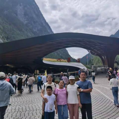 大家好我是池阳小学四年级一班魏梓晨，我正参加池阳小学微旅行活动。