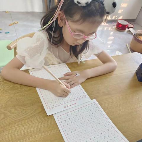 悠悠夏长   暑假好时光—梅花中心小学一年级第七周好作业展示（副本）