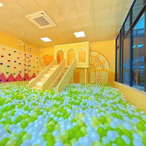 南昆山高端民宿12房21床高端民宿/滑梯大泳池/大草坪花园/大型室内儿童乐园波波池（副本）