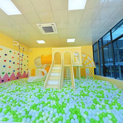 南昆山高端民宿15房26床高端民宿/滑梯大泳池/大草坪花园/大型室内儿童乐园波波池（副本）