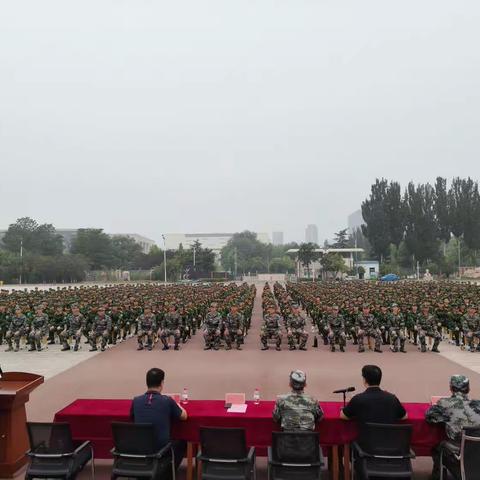 二校区连长军训风采