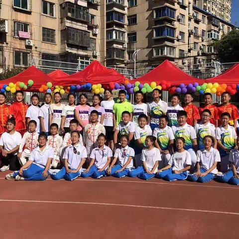 育才小学-六年三班运动强身，科技兴国，童心乐享运动趣，科技创新向未来。