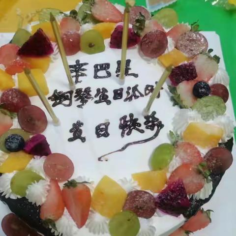 热烈祝贺昨晚辛巴星欧式生日派对圆满成功！