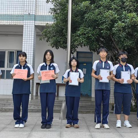 【五色辉映，百花齐放】 ——记武汉市第十七中学“五育融合，多元发展”学生表彰盛典：青春篇章中的成长印记