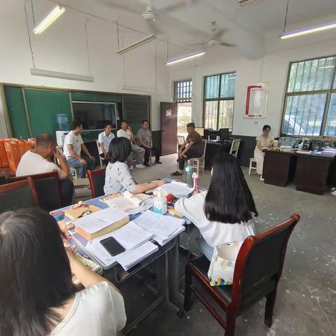 情满教师节，慰问暖人心―――金滹沱村委到金滹沱小学教师节慰问