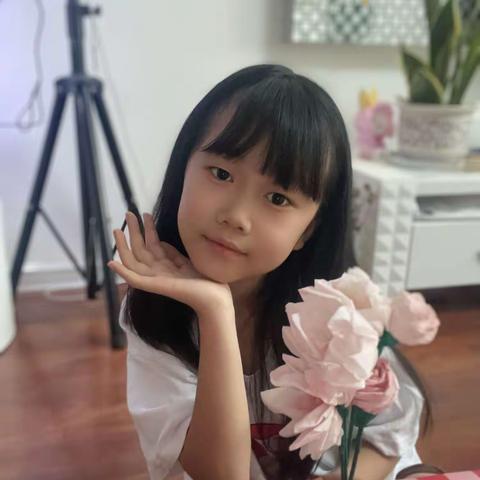 大家好！我是池阳小学三年级3班学生许芮惜，我正在参加池阳小学“微实践之微才艺”活动。