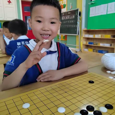 联邦幼儿园趣味活动（5）———围棋达人