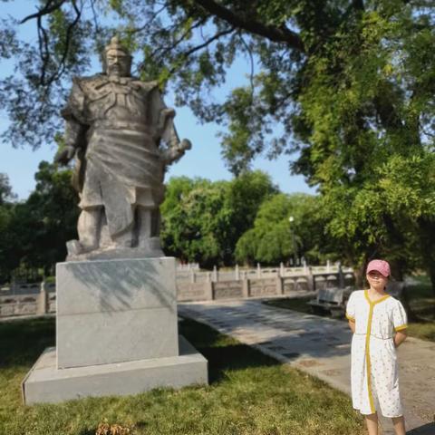 大家好，我是池阳小学五年级三班的王羽墨。我正在参加池阳小学举办的活动“微旅行”