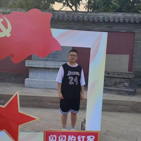 李子萱记录你出生到初中毕业的点点滴滴，不知不觉就长成大男孩了