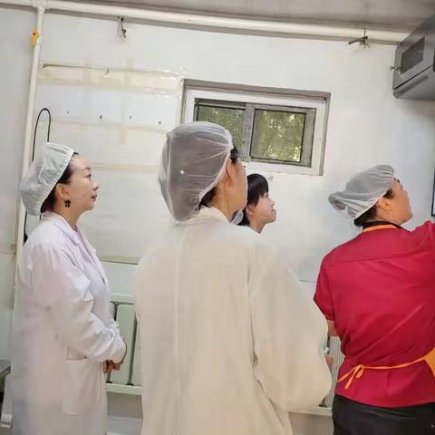 食堂监管常落实  安全责任在我心——南路小学开展食堂安全检查