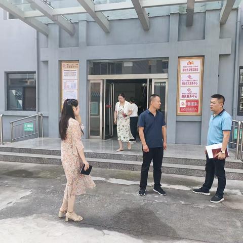 市就业创业服务中心到杜甫路街道办安康社区指导充分就业社区及“宜业兴业星”创建工作