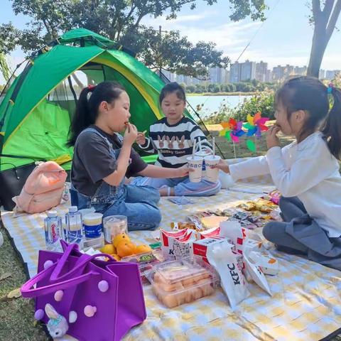 喵喵小队假日研学之落叶拾秋