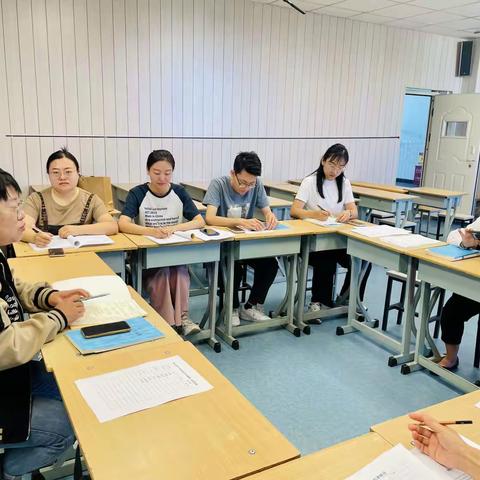 以课标促提升 以研讨促成长 ——记青山区美术名师工作坊教研二组教研活动