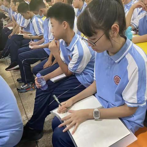 『军训思来苦后甜，坚持过后是坚强』