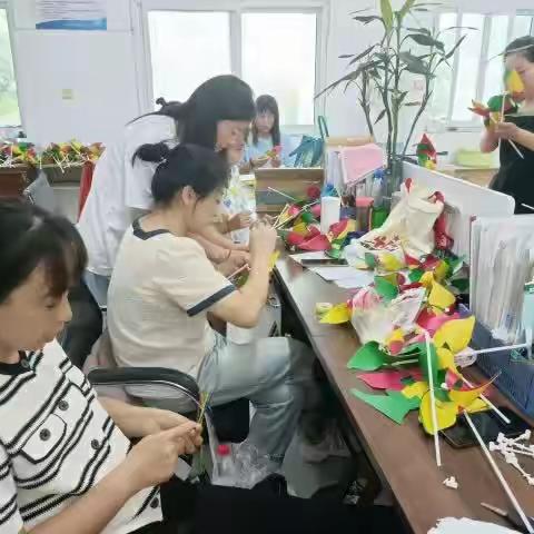 开学适逢下雨天，风雨不挡迎新情——登封市告成镇中心小学