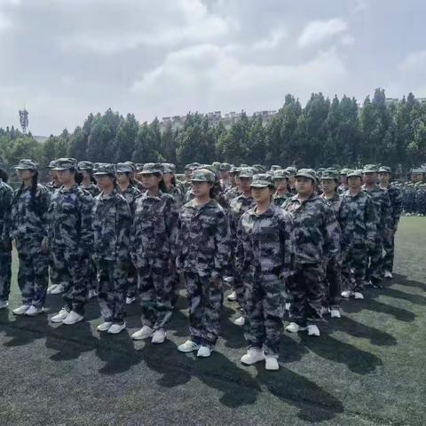 2023级12班军训掠影