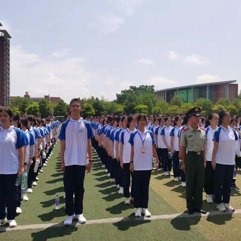 挥汗如雨洒热血 骄阳似火炼军魂——永州四中2328班军训活动掠影